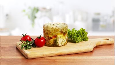 Obrázek Nakládaný camembert kořeněný 660 g (3 ks, ve skle) - NOVINKA